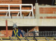 Constru&ccedil;&atilde;o empregou 2,5 milh&otilde;es e pagou m&eacute;dia de 2,1 sal&aacute;rios m&iacute;nimos