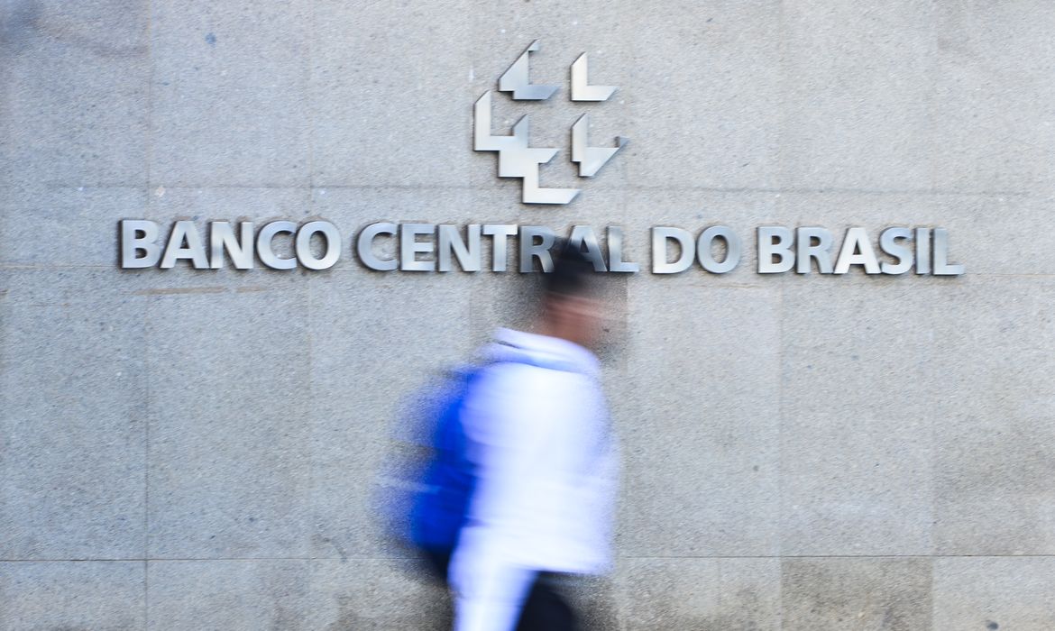 Copom avalia indicadores econômicos e decide sobre Selic