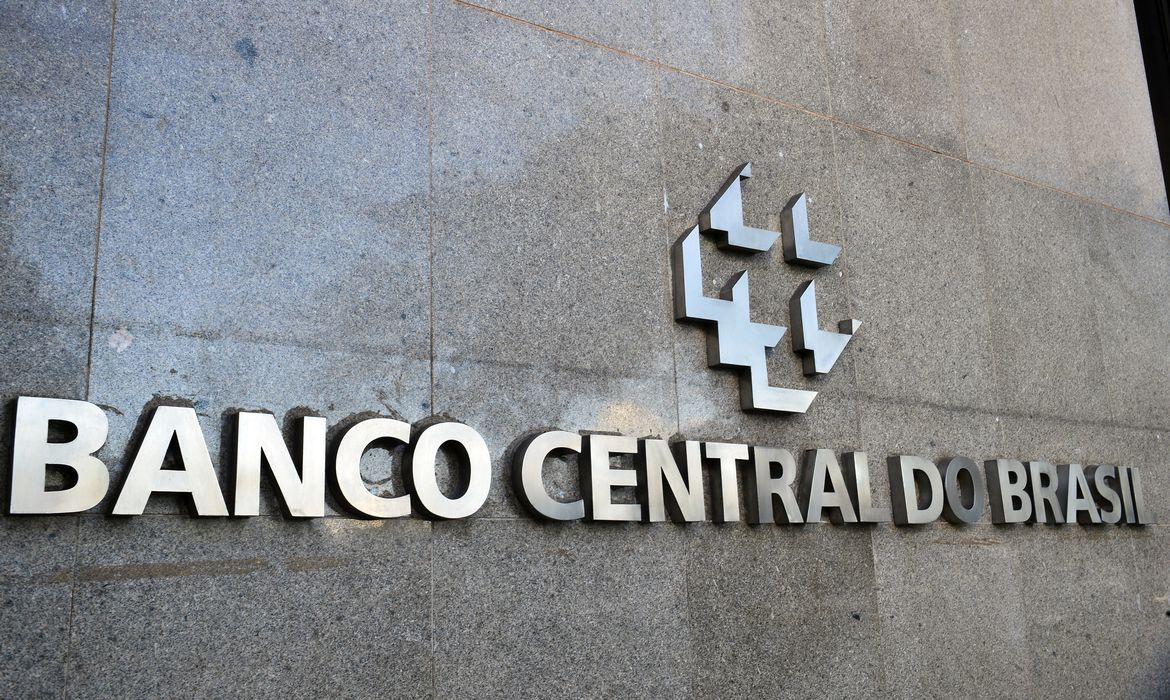 Copom reduz taxa Selic para 14,25% ao ano 