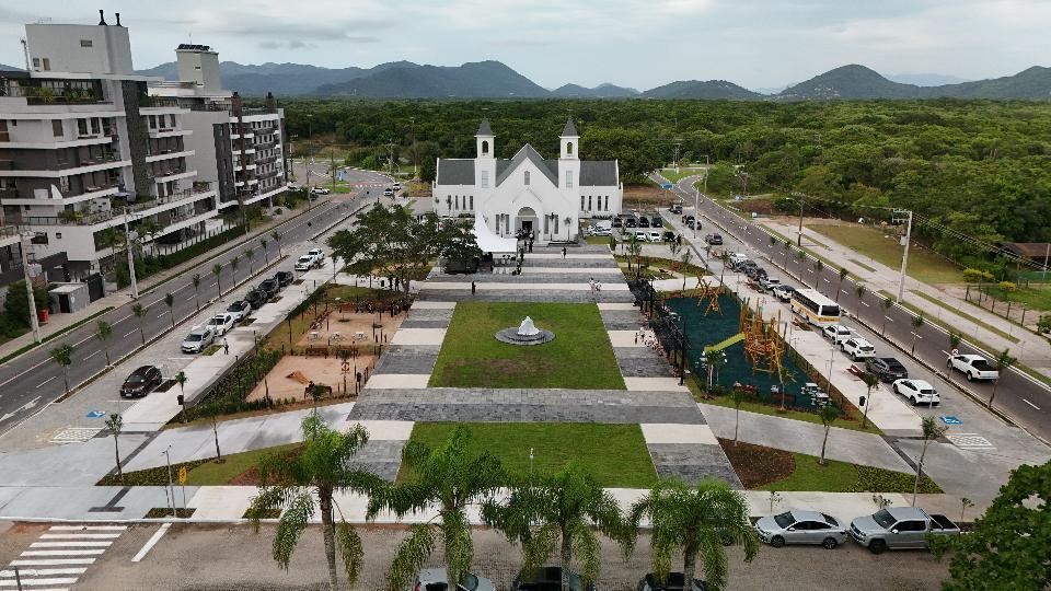 No Relat&oacute;rio, a Habitasul reafirma o compromisso de desenvolver Jurer&ecirc; in_ de forma respons&aacute;vel, equilibrada e alinhada &agrave;s demandas contempor&acirc;neas de sustentabilidade urbana