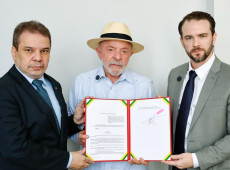 19.06.2026 - Presidente da Rep&uacute;blica, Luiz In&aacute;cio Lula da Silva, durante assinatura do Decreto n&ordm; 13.033/2026, que garante o bloqueio de recursos de operadoras irregulares de apostas. Bras&iacute;lia - DF.
Foto: Ricardo Stuckert / PR