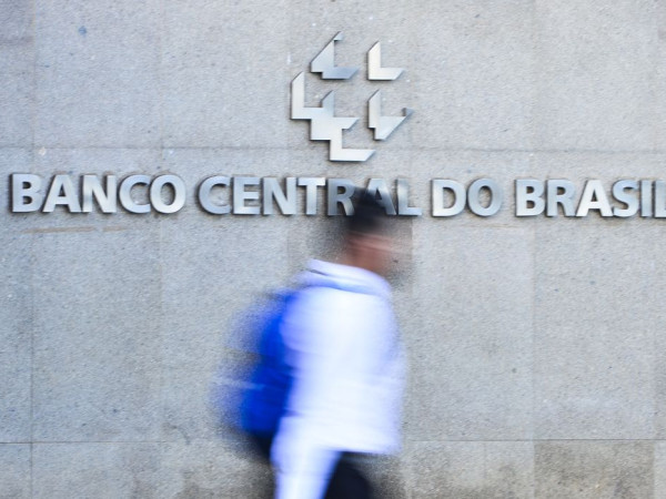 Mercado eleva proje&ccedil;&atilde;o de infla&ccedil;&atilde;o e v&ecirc; Selic em 14% ao ano em 2026