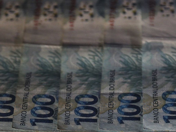 Redu&ccedil;&atilde;o de impostos e equil&iacute;brio fiscal s&atilde;o prioridades, aponta CNI