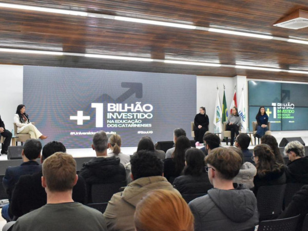 A programa&ccedil;&atilde;o reuniu reitores, dirigentes das funda&ccedil;&otilde;es educacionais, representantes estudantis, professores e t&eacute;cnicos-administrativos