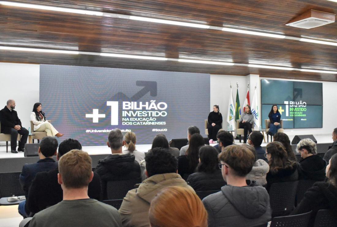 A programação reuniu reitores, dirigentes das fundações educacionais, representantes estudantis, professores e técnicos-administrativos