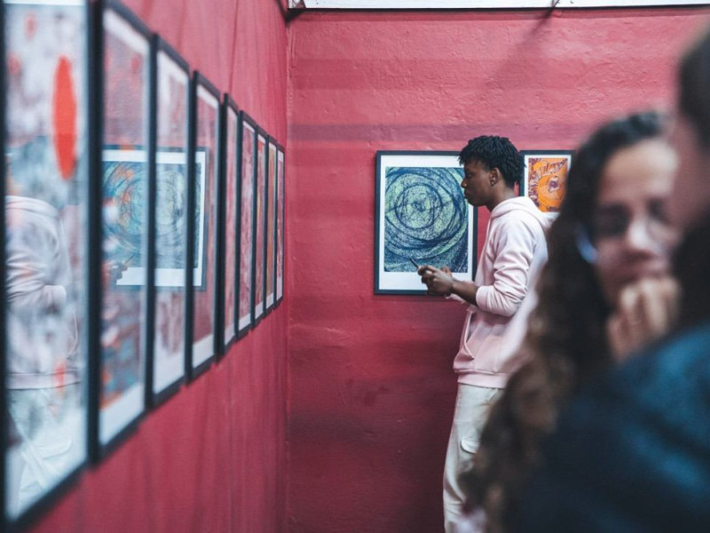 Para o p&uacute;blico escolar, haver&aacute; um programa cont&iacute;nuo de visitas guiadas com media&ccedil;&atilde;o educativa entre os dias 6 de julho e 21 de agosto