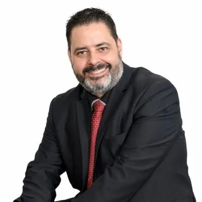 Márcio Magalhães, graduado em Marketing de Varejo e especialista em Gestão de Vendas, Gestão Empresarial e Logística