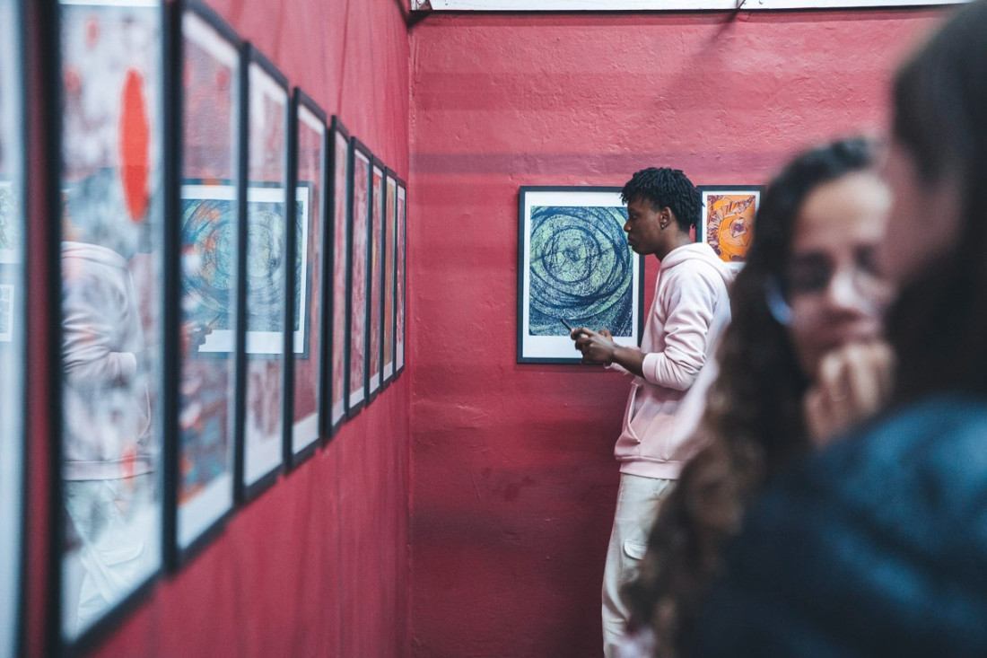 Para o público escolar, haverá um programa contínuo de visitas guiadas com mediação educativa entre os dias 6 de julho e 21 de agosto