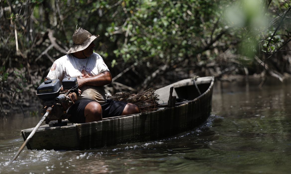 INSS paga em julho R$ 874 milhões a 149,5 mil pescadores