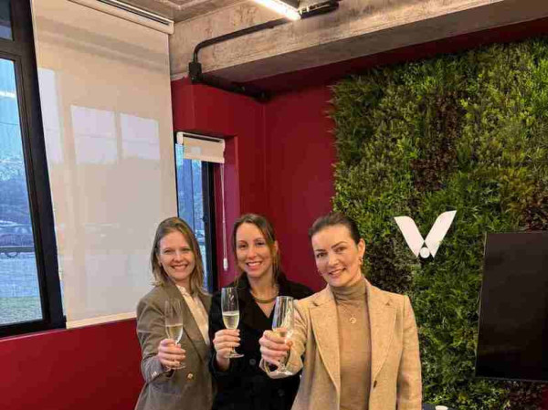  Tamyres Petry (CFO), Taise Mees (COO) e Grey Lopes (CEO)