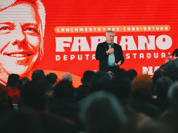O ato refor&ccedil;ou a unidade do Campo Democr&aacute;tico e apontou Fabiano como uma pe&ccedil;a central na disputa pol&iacute;tica de 2026 em Santa Catarina.
