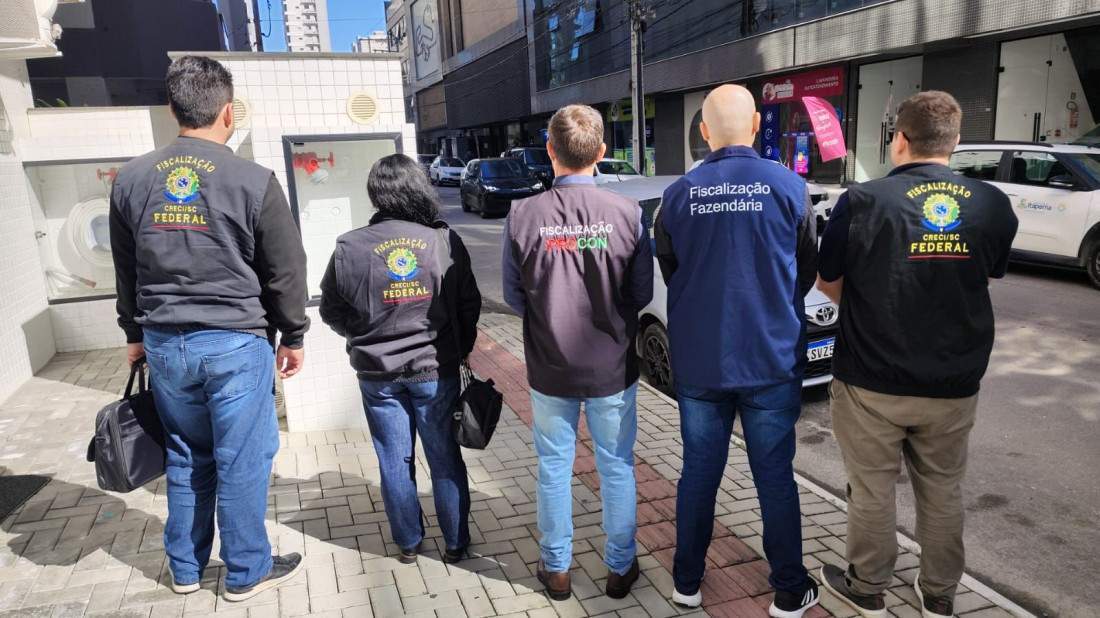 O CRECI-SC defende uma mudança na legislação para agravar as penas, que atualmente se restringem a cestas básicas ou serviços comunitários.