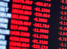 Bolsa sobe quase 3% e fecha no maior n&iacute;vel desde maio
