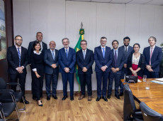 O presidente da Fecom&eacute;rcio SC, H&eacute;lio Dagnoni, representou a Confedera&ccedil;&atilde;o Nacional do Com&eacute;rcio (CNC) no encontro