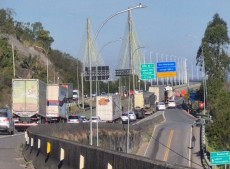 Com a libera&ccedil;&atilde;o parcial da Ponte, o fluxo voltou a ser distribu&iacute;do pela estrutura principal, reduzindo os congestionamentos na regi&atilde;o.