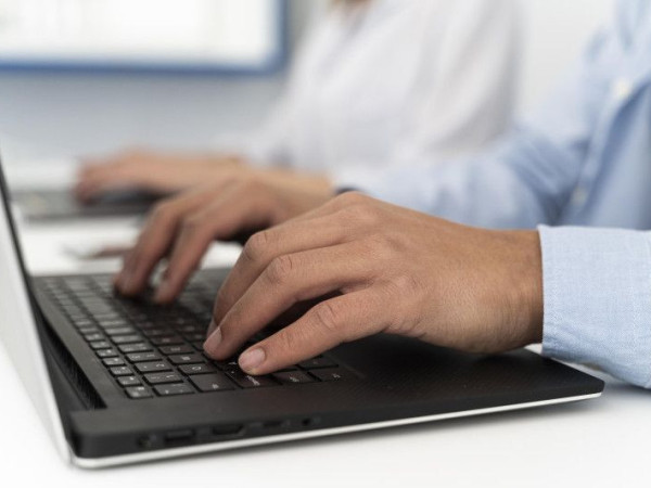 A cria&ccedil;&atilde;o de programas voltados &agrave; contrata&ccedil;&atilde;o de pessoas neurodivergentes t&ecirc;m ampliado o acesso ao mercado de trabalho.
