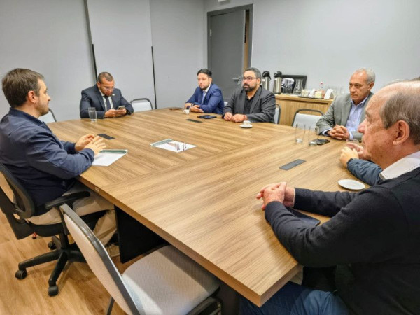 Encontro reuniu representantes do setor produtivo, da ANTAQ e do Minist&eacute;rio de Portos e Aeroportos para acompanhar o andamento dos projetos voltados ao porto