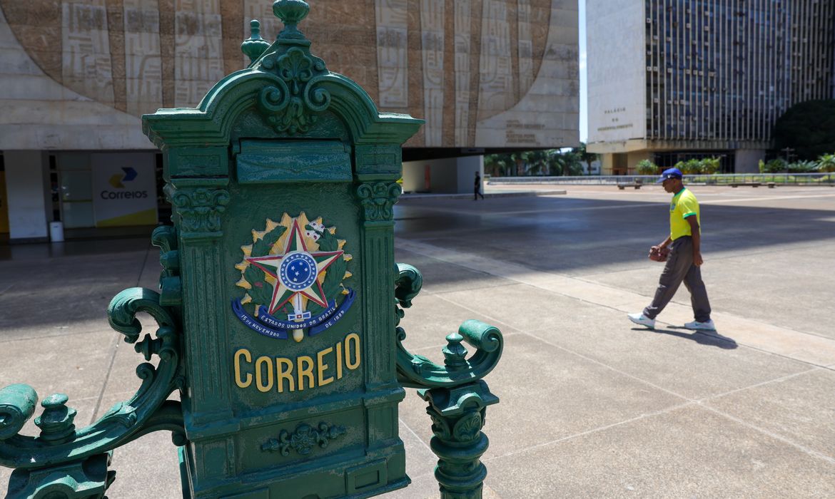 TCU cita risco fiscal dos Correios e defende compensação de custos 