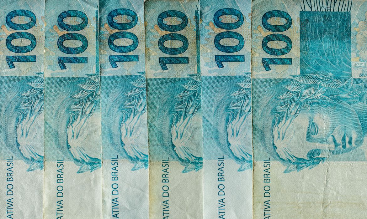 Caixa paga Bolsa Família de julho a beneficiários com NIS de final 4