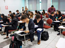 Proposta aprovada no Senado abrange ensinos fundamental e m&eacute;dio.