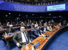 Al&eacute;m de acabar coma escala 6&times;1, a proposta reduz a jornada de trabalho de 44 para 40 horas semanais, sem redu&ccedil;&atilde;o de sal&aacute;rios.