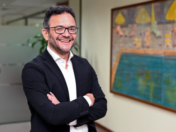 Heraldo Neves &eacute; economista formado pela Universidade Federal do Paran&aacute; (UFPR) e p&oacute;s-graduado em Finan&ccedil;as pela FAE Business School