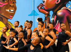Criado pela bailarina e core&oacute;grafa Andreia Zaida, o Sambal&eacute; transforma a dan&ccedil;a em uma ferramenta de inclus&atilde;o social, respeitando a individualidade de cada crian&ccedil;a e valorizando a identidade e a cultura brasileiras.