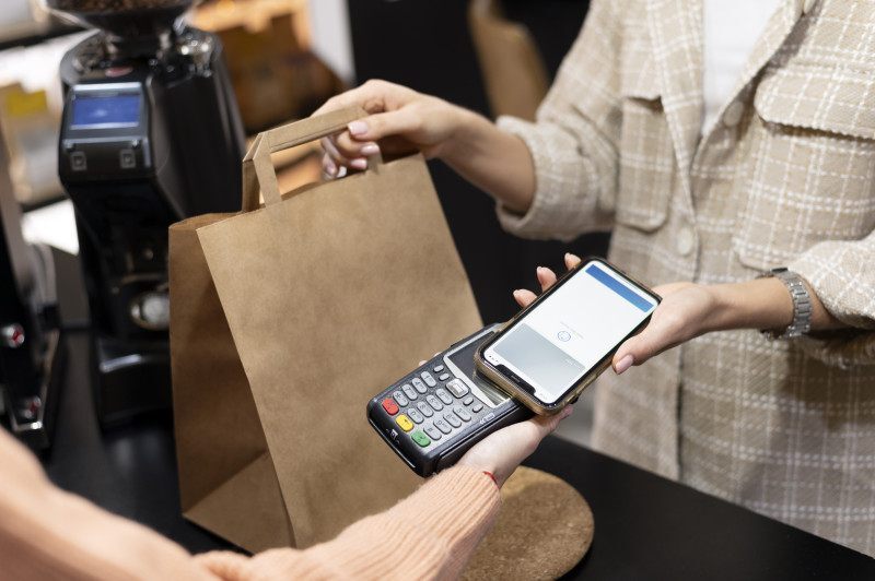 Com desemprego em queda, setor prevê alta de 2,9% nas vendas em comparação a 2025, projetando o melhor faturamento da data em 12 anos.