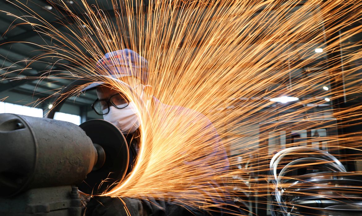 Produção da indústria brasileira cai 1,8% de maio para junho