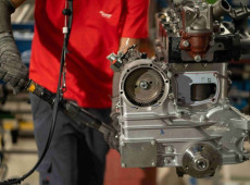 A ind&uacute;stria brasileira segue investindo em m&aacute;quinas e equipamentos novos, mas ainda d&aacute; os primeiros passos na moderniza&ccedil;&atilde;o tecnol&oacute;gica do parque fabril.