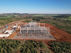A companhia possui 81 usinas, sendo 47 h&iacute;dricas, 33 e&oacute;licas e uma solar.