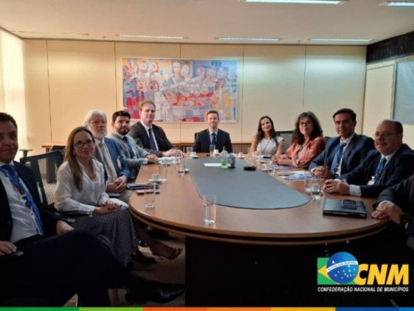 Ricardo Hermany, representando o presidente da CNM, Paulo Ziulkoski, apresentou levantamento feito pela Confedera&ccedil;&atilde;o acerca do impacto dos pisos salariais de categorias do funcionalismo municipal.