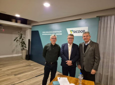 o novo presidente Ivair Chiella e Rui Schneider da Silva