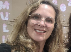 -A escritora Joinvilense Susana St&auml;helin, autora do livro "74"