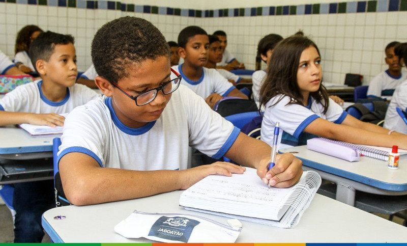 De acordo com o Inep, o Ideb 2025 é o melhor resultado da série histórica iniciada em 2005 nas três etapas avaliadas. 