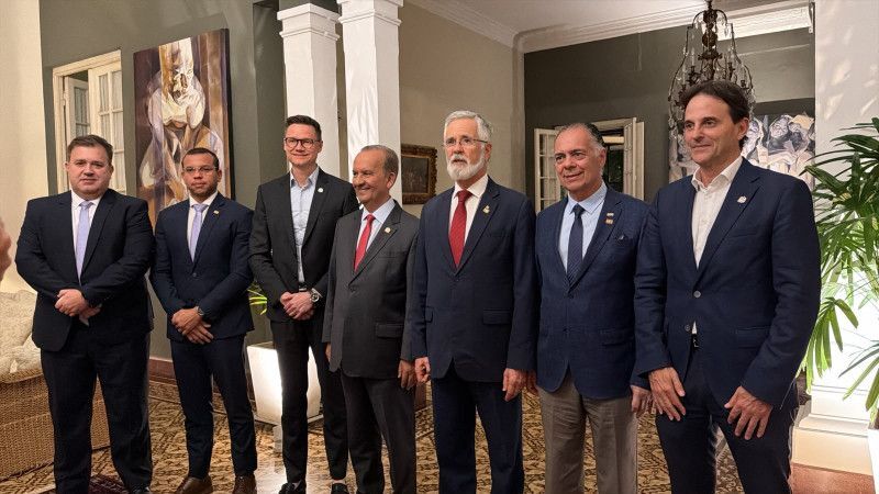 Comitiva de SC se reuniu com o embaixador do Brasil no Paraguai.