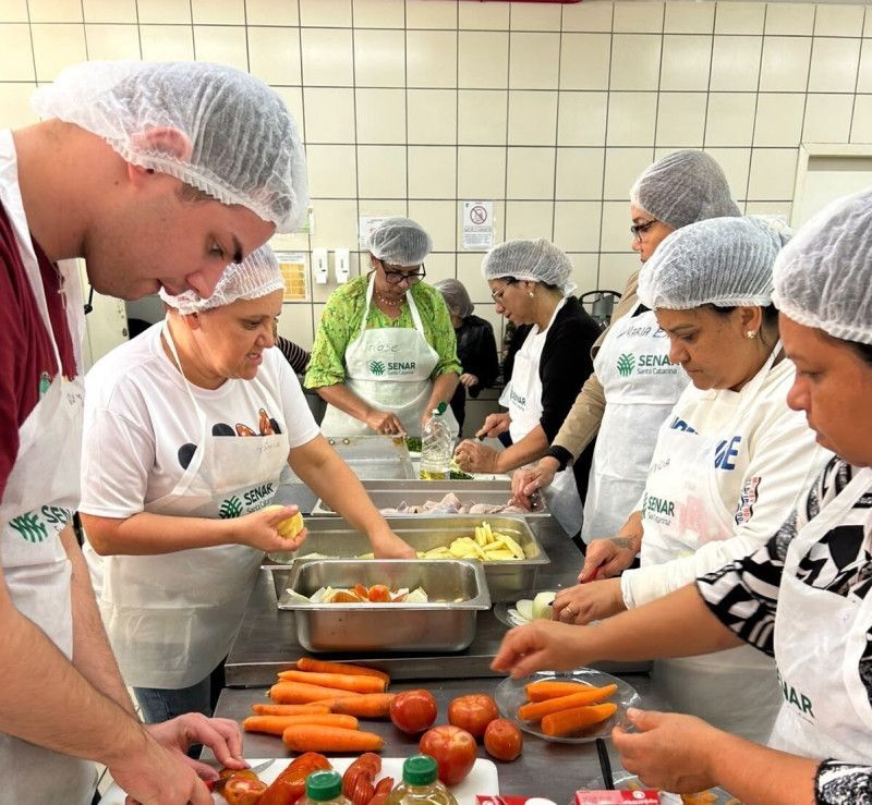 A capacitação reuniu profissionais da alimentação escolar.