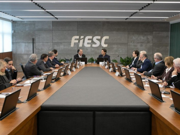 Reuni&atilde;o realizada na sede da FIESC destacou oportunidades de internacionaliza&ccedil;&atilde;o para o setor produtivo.
