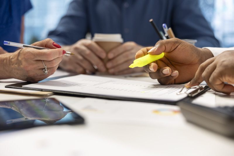 Criada pela CACB e pela ACSP, ferramenta on-line reúne informações sobre despesas com recursos humanos, previdência, encargos e obras, entre outros gastos. 