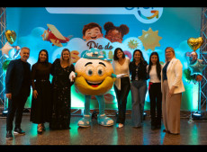 Grupo TOP lan&ccedil;a 8&ordf; edi&ccedil;&atilde;o do Sonho Feliz com apresenta&ccedil;&atilde;o do Coral da APAE de Blumenau.