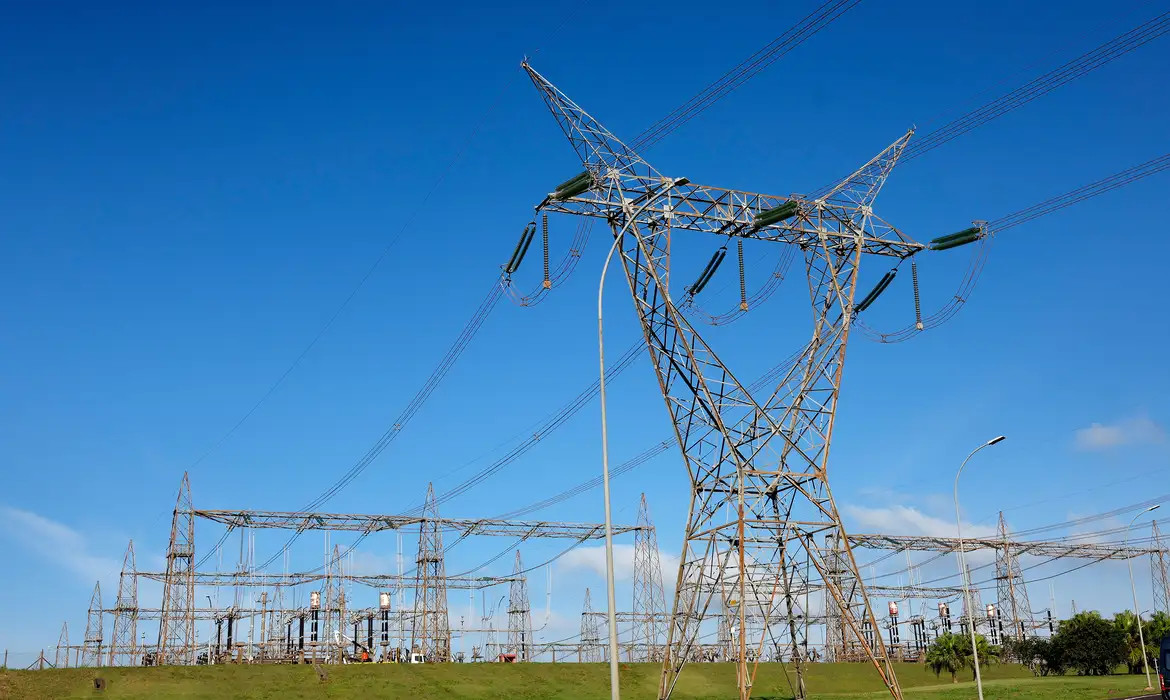 Consumidores poderão escolher fornecedores de energia a partir de 2027