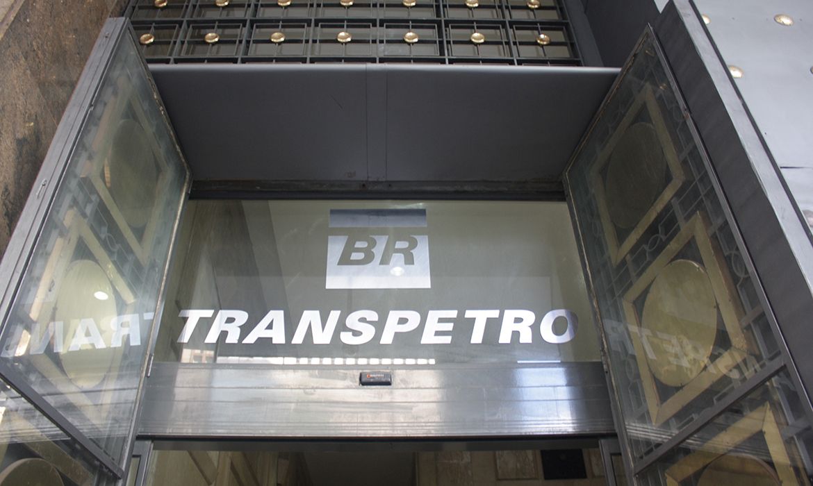 Transpetro abre concurso público com salário inicial de até R$ 15 mil