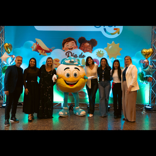 Grupo TOP lança 8ª edição do Sonho Feliz com apresentação do Coral da APAE de Blumenau.