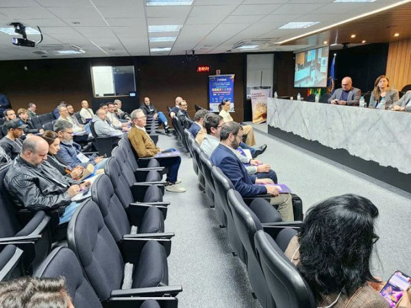Organizado pela ABEMEC-SC, com patroc&iacute;nio do Confea, CREA-SC e M&uacute;tua-SC, o evento aborda experi&ecirc;ncias de fiscaliza&ccedil;&atilde;o em Santa Catarina, nos CREAs da Regi&atilde;o Sul e em S&atilde;o Paulo.