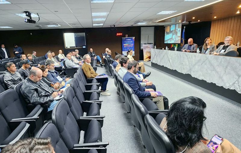 Organizado pela ABEMEC-SC, com patrocínio do Confea, CREA-SC e Mútua-SC, o evento aborda experiências de fiscalização em Santa Catarina, nos CREAs da Região Sul e em São Paulo.