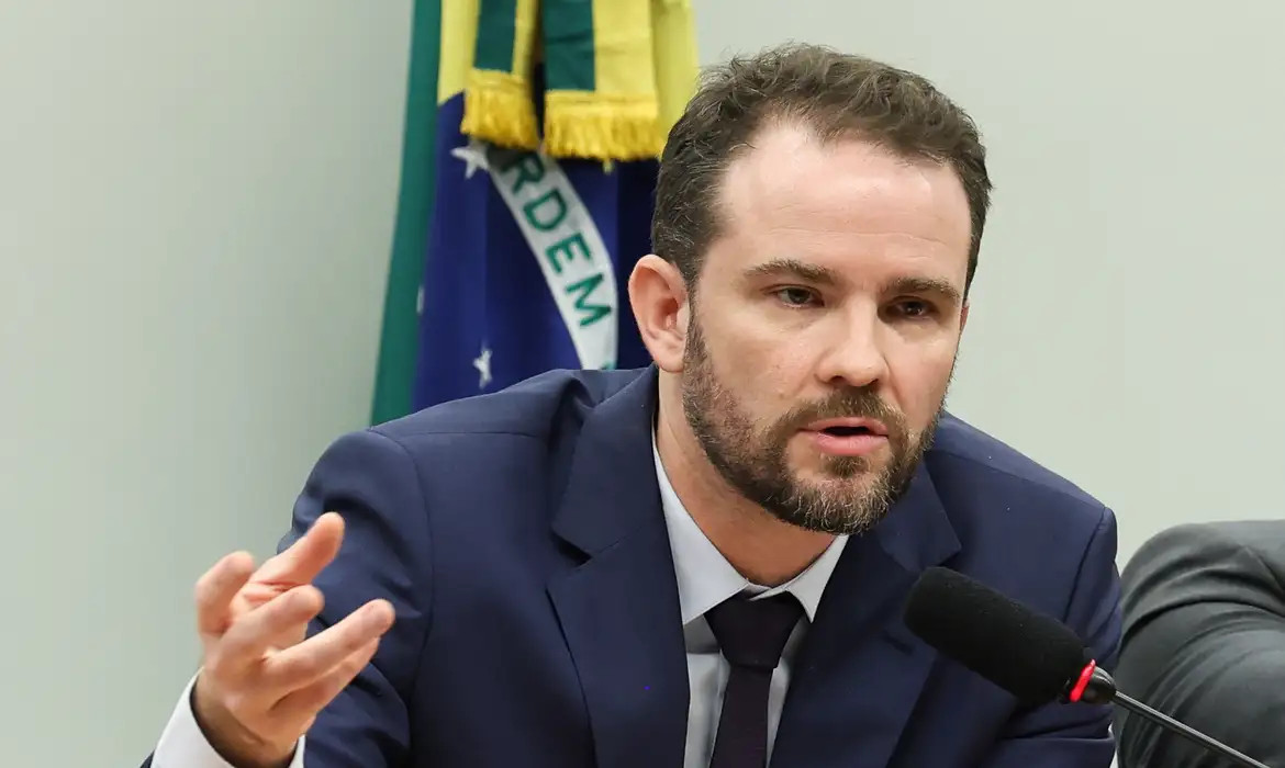 Durigan rebate críticas de inércia sobre crise do BRB