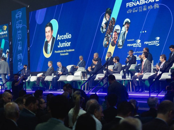 Presidente da Fenabrave, Arc&eacute;lio J&uacute;nior 