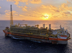 Navio-plataforma da Petrobras atinge produ&ccedil;&atilde;o m&aacute;xima no pr&eacute;-sal