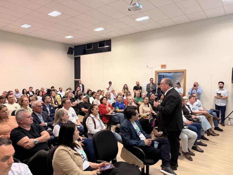 FACISC apresentou a candidatos os seis pleitos prioritários da região, com a malha viária no topo da pauta.