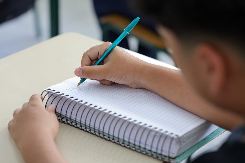 A rede estadual ampliou de 17 para mais de 500 escolas de ensino fundamental em tempo integral.